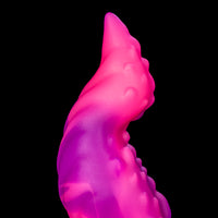 Monster D dildo com silicone macio Monster D e base firme para controle e conforto
