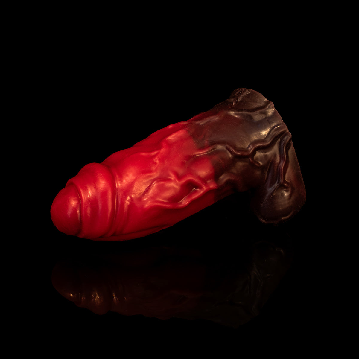 Dildo Monster D Bane com volume extremo e toque macio SkinTouch