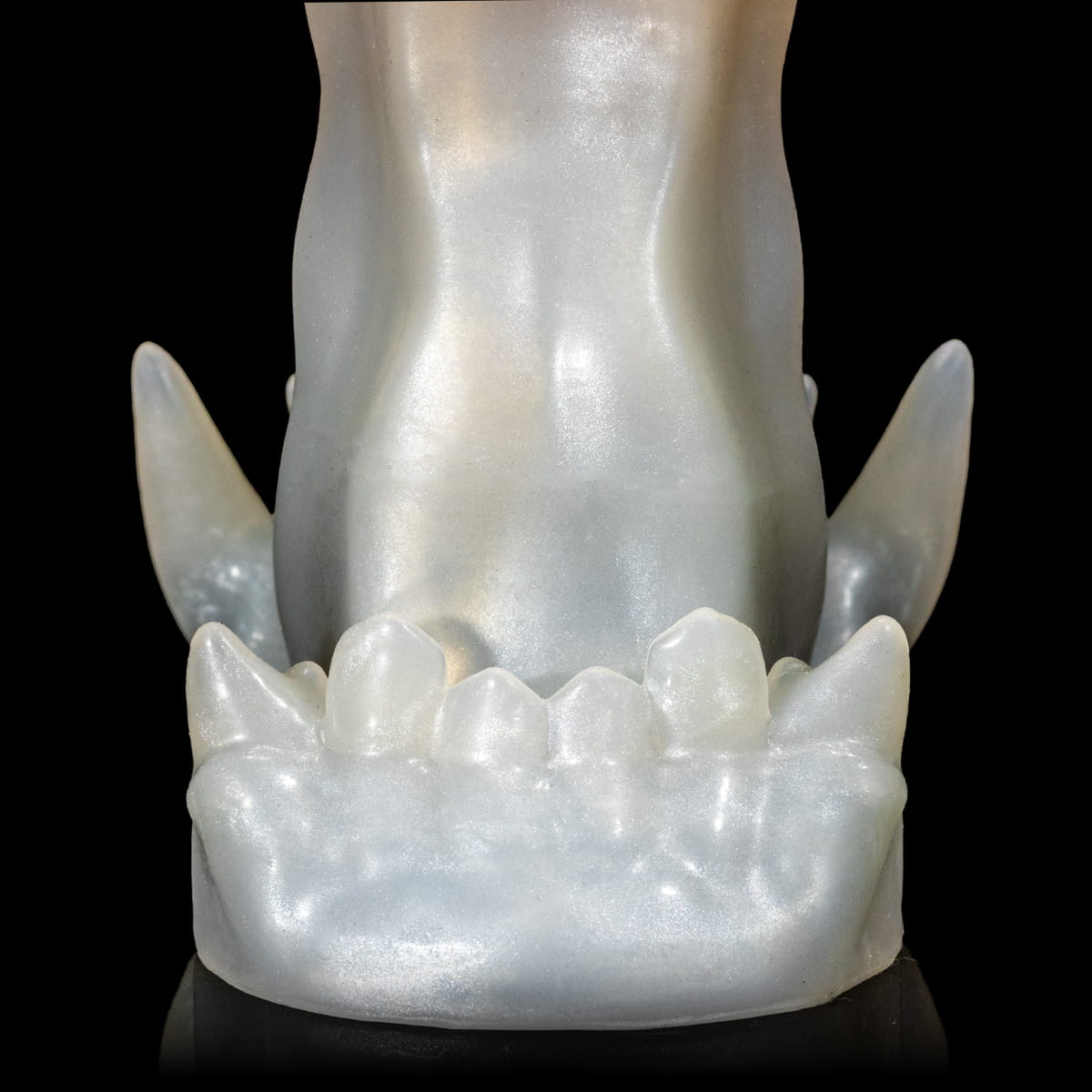 Monster D Hentai Dildo com estrutura ergonômica para estimulação dupla
