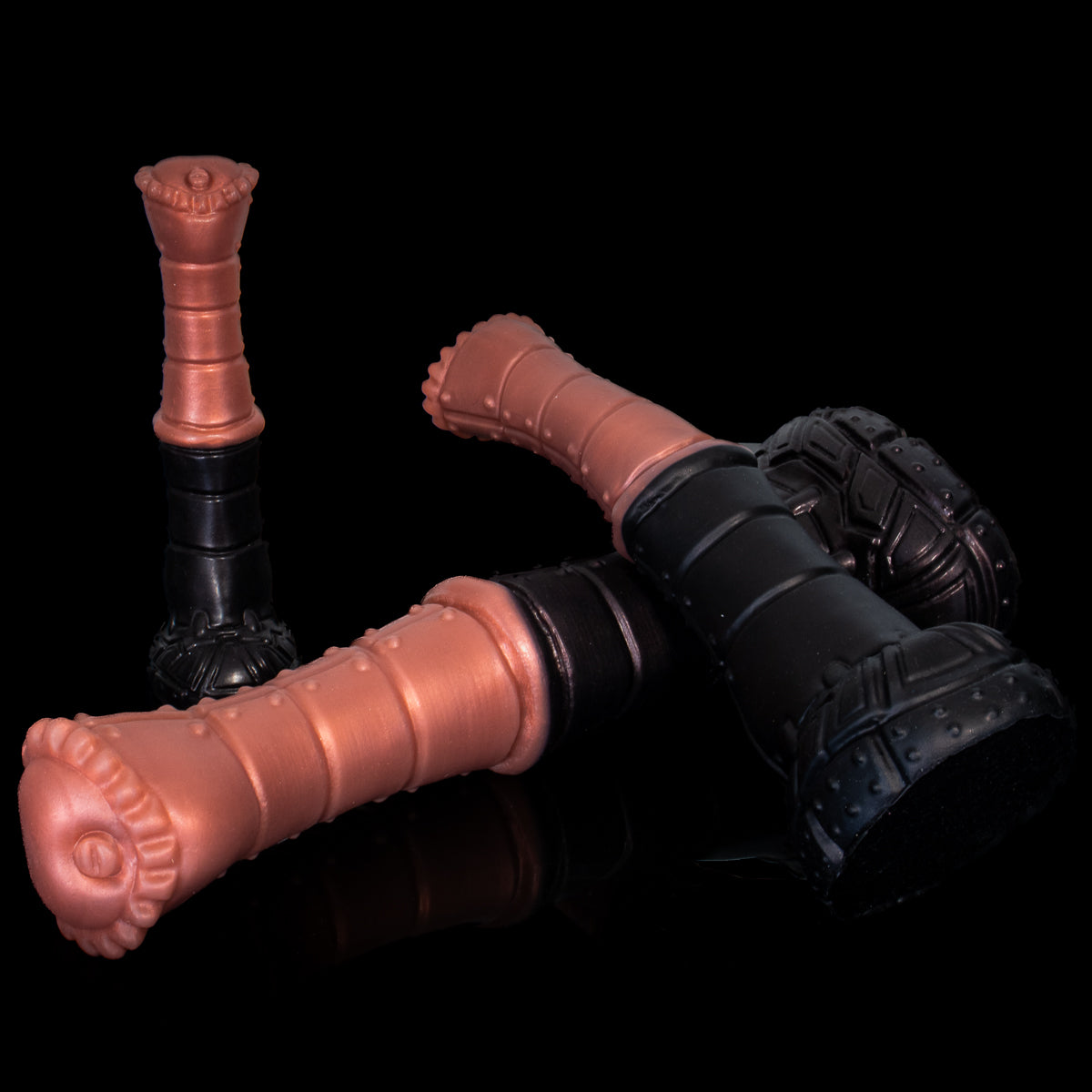 Monster D Steampunk dildo com relevos marcantes para penetração profunda
