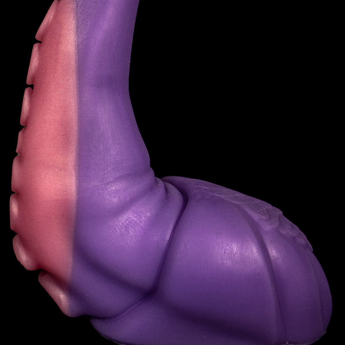 Monster D dildo D-Jones com base firme, ideal pra penetração anal ou vaginal
