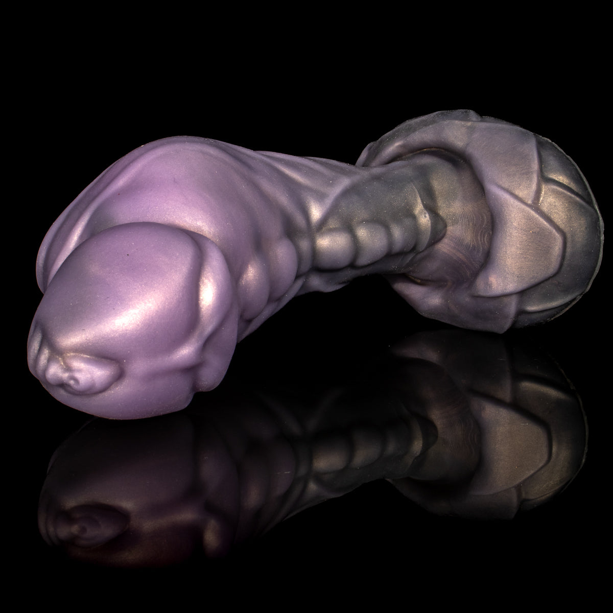 Grosso, curvado, imponente: o dildo Dom Monster D nasceu pra satisfazer onde outros não chegam