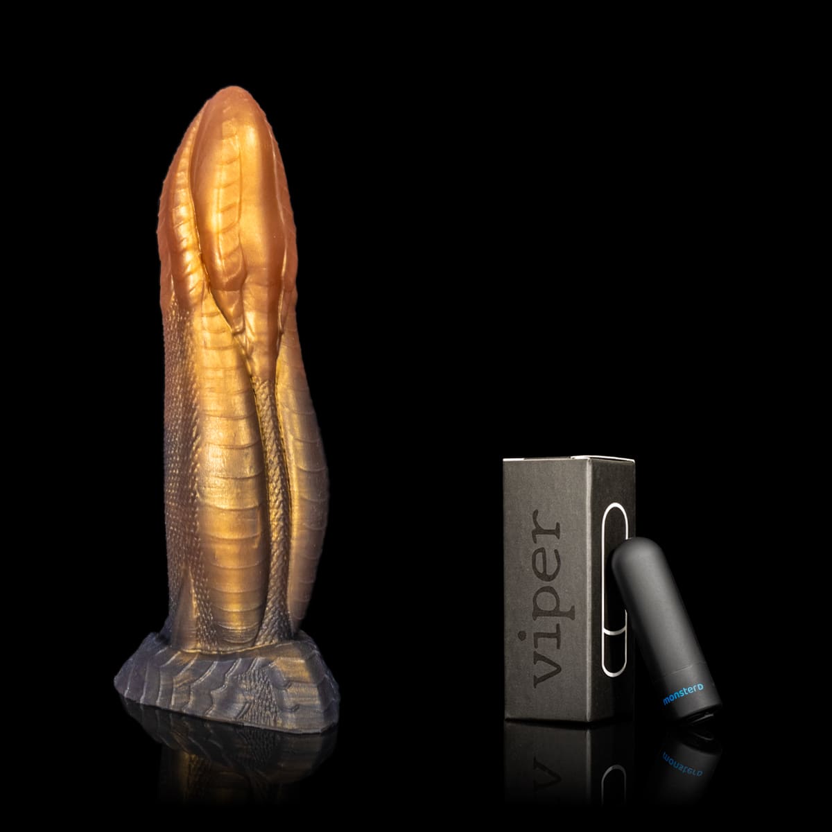 Vibrador Dragon da Monster D com textura de escamas e ponta anatômica

