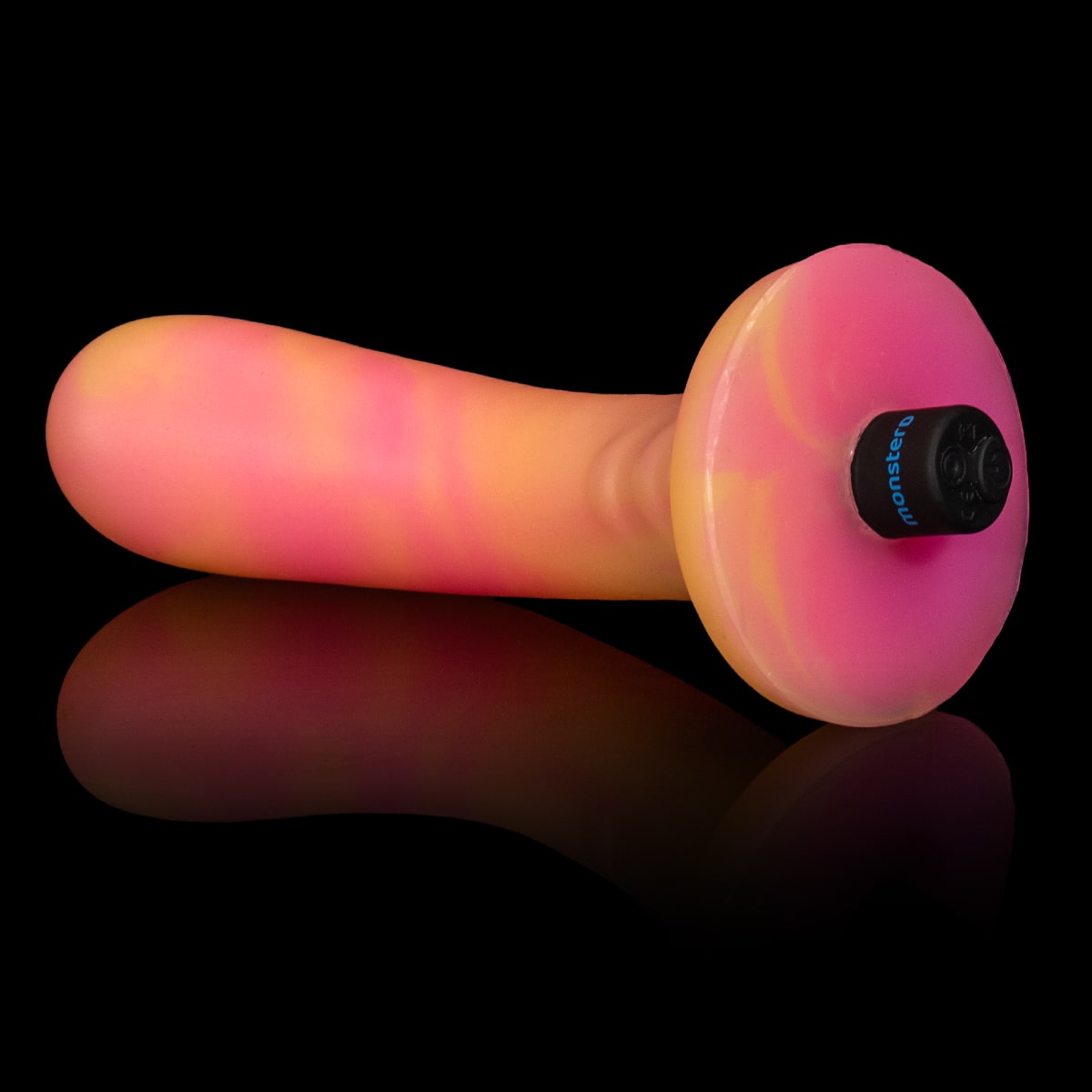Vibrador Ponto G da Monster D com corpo grosso que afina suavemente
