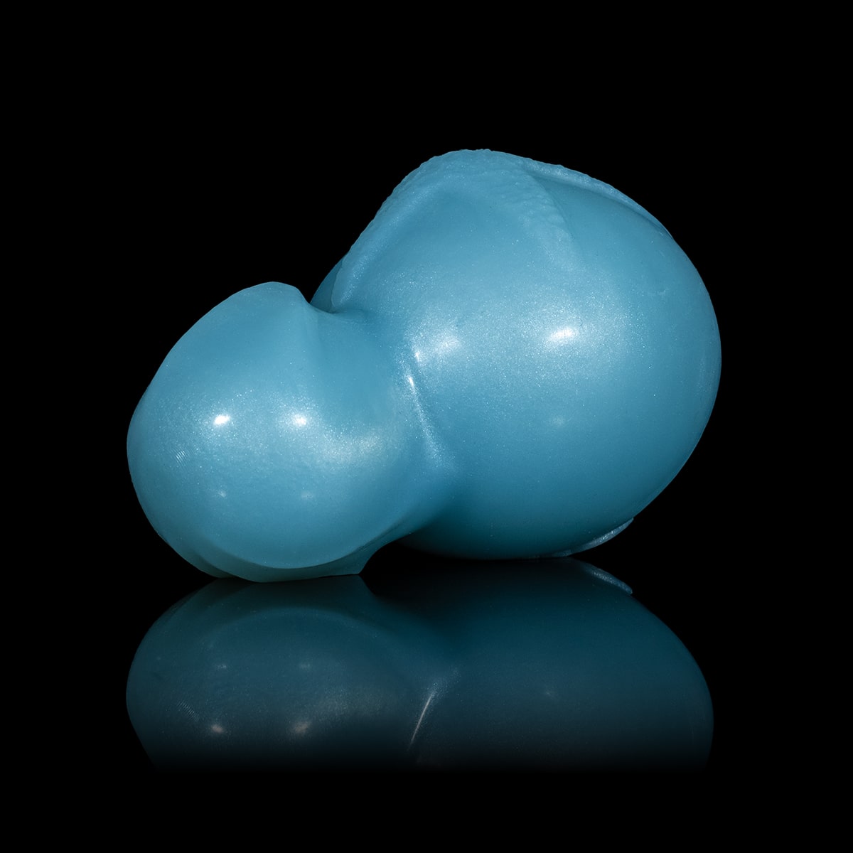 Vibrador Sense Hydra de frente, mostrando a espessura da ponta pensada para pressão certeira no clitóris
