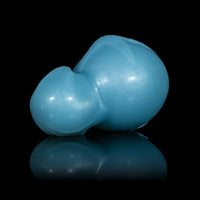 Vibrador Sense Hydra de frente, mostrando a espessura da ponta pensada para pressão certeira no clitóris
