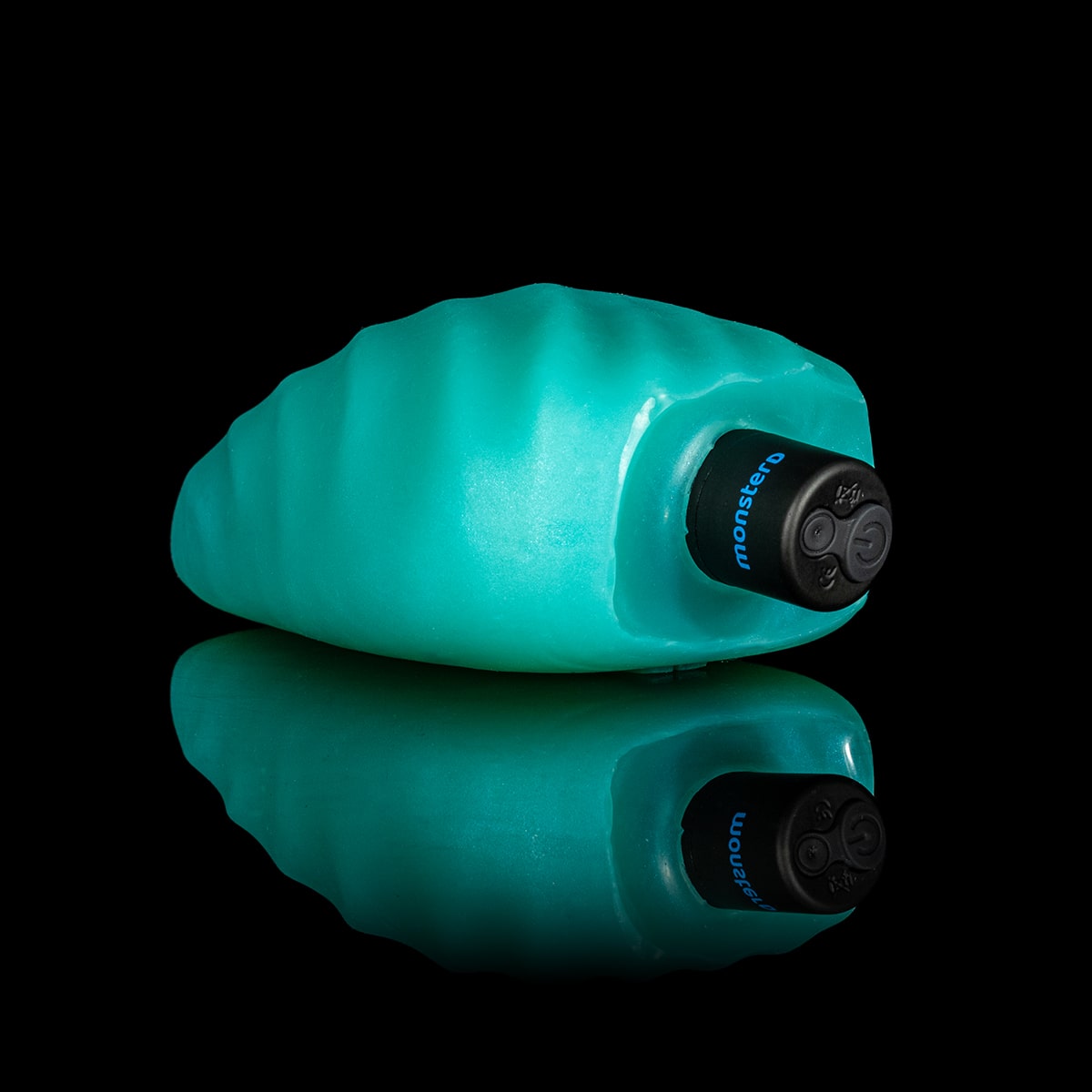 Massageador clitoriano com ponta pinçada da Monster D para carícias progressivas
