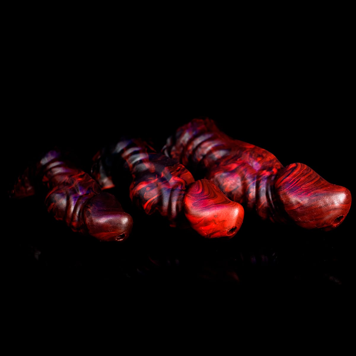 Capa peniana Monster D com design grosso, curvado e nós provocantes
