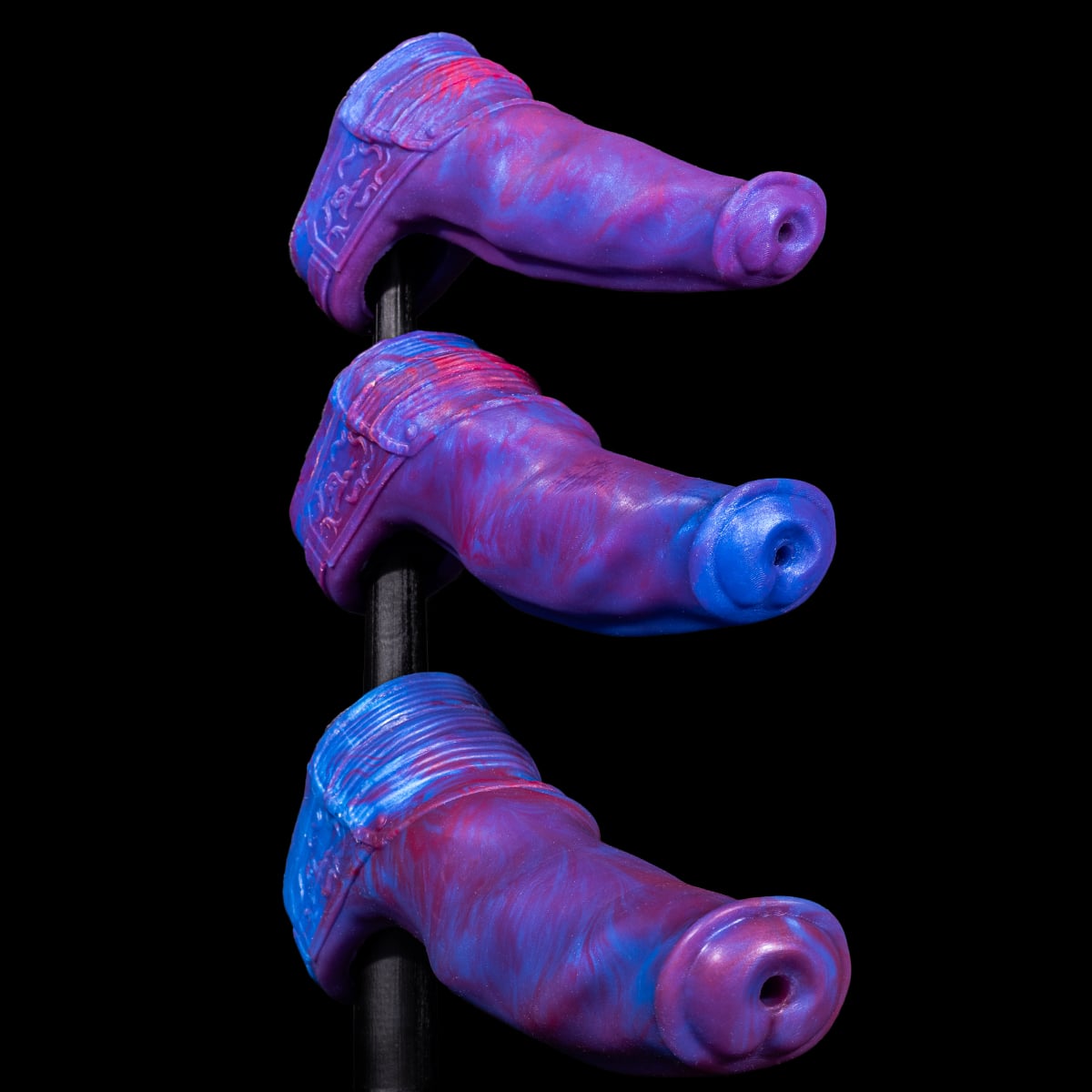 Capa peniana roxa e azul com estímulos intensos e toque confortável