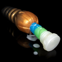 Masturbador anatômico da Monster D com design elegante e penetração viciante
