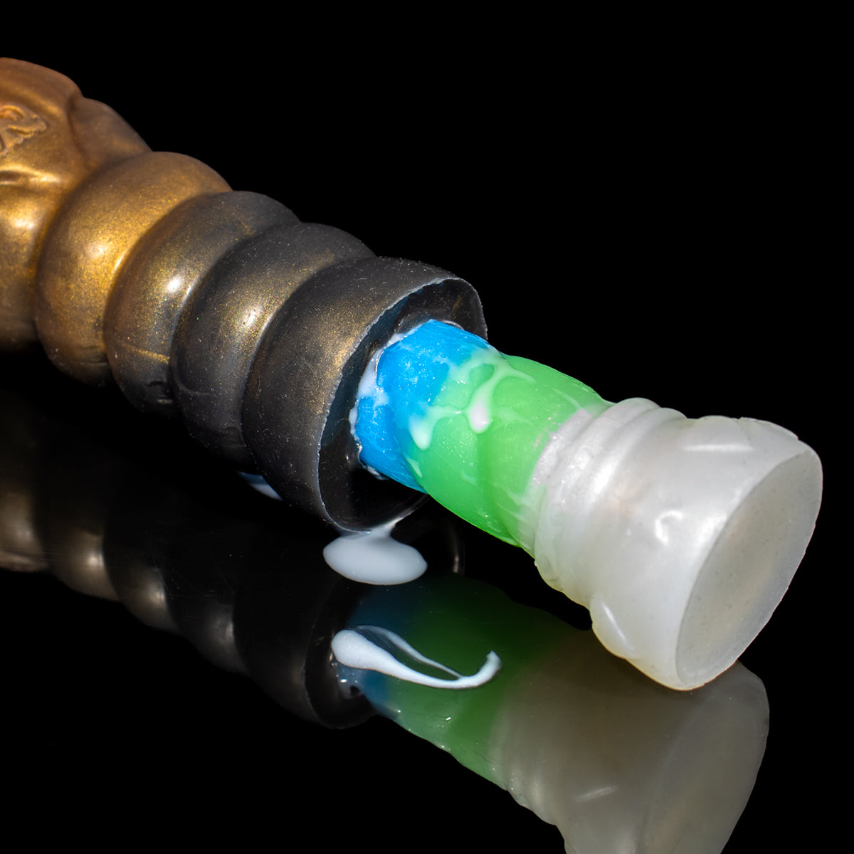 Monster D Aurum: masturbador com buraquinhos realistas para gozos intensos
