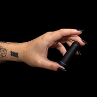 Vibrador Viper da Monster D com motor potente e vibração silenciosa
