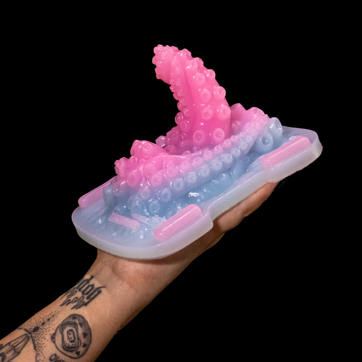 Vibrador Monster D Grinder Stella para clitóris e penetração suave
